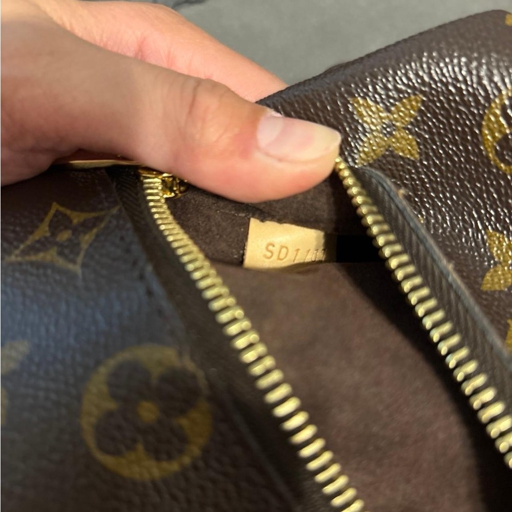 Louis Vuitton Pochette Metis - Picture 14 of 14